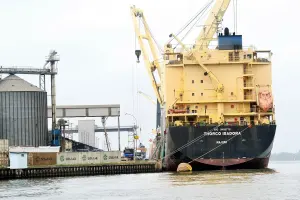 Un navire amarré au Port autonome d’Abidjan en Côte d’Ivoire