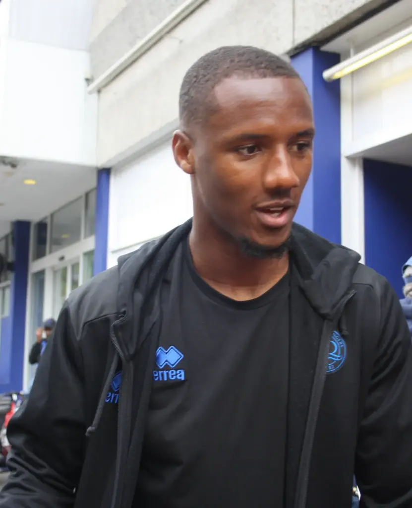 Richard Koné avec Queens Park Rangers en septembre 2025