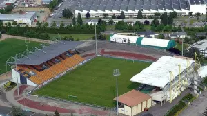 Vue aérienne du stade Francis-Le-Basser à Laval, archive de 2022